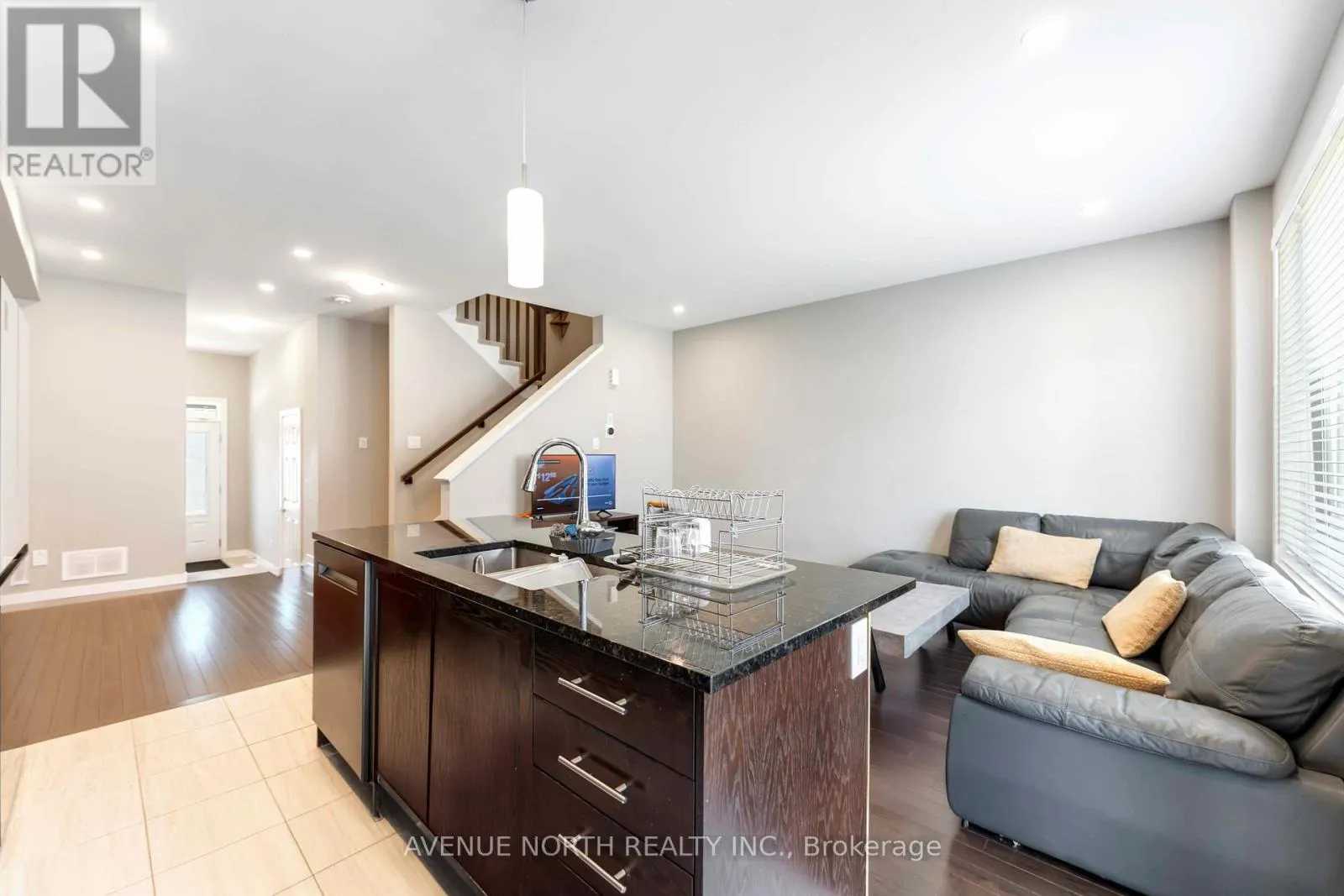 1018 KIJIK CRESCENT