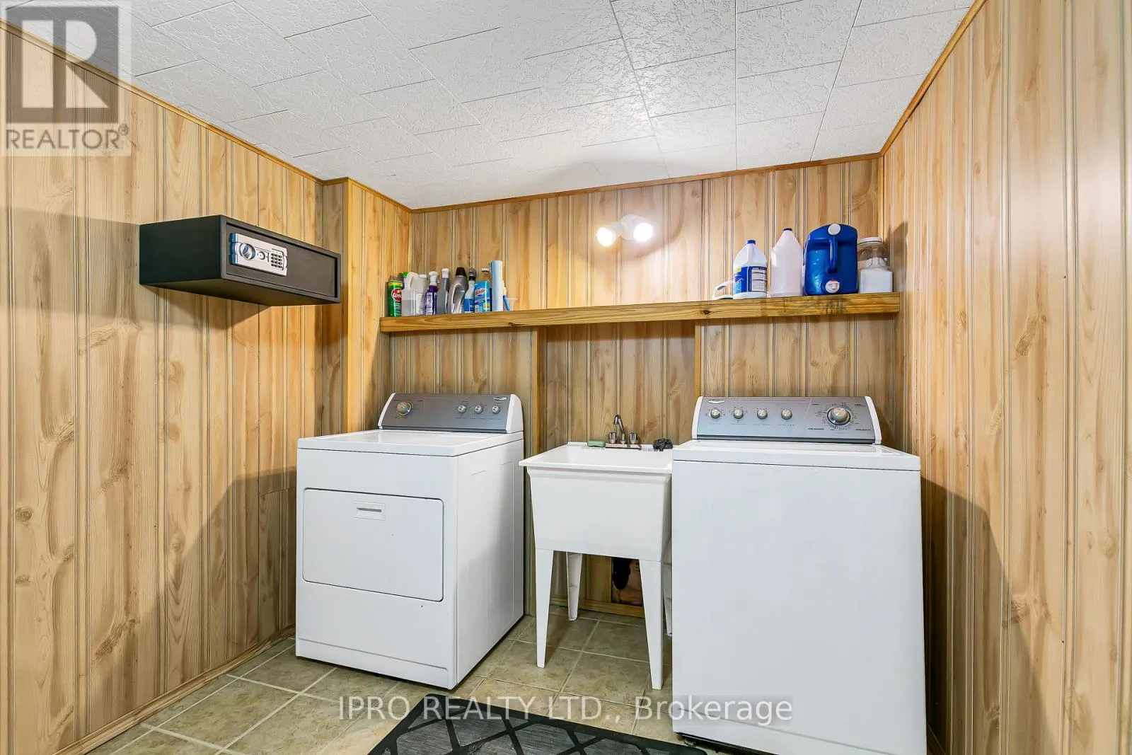 181 ROCKHAVEN DRIVE