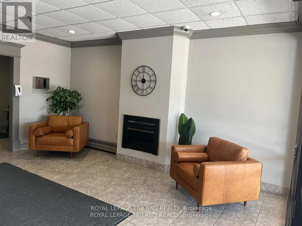 705 - 1255 COMMISSIONERS ROAD W, #705
