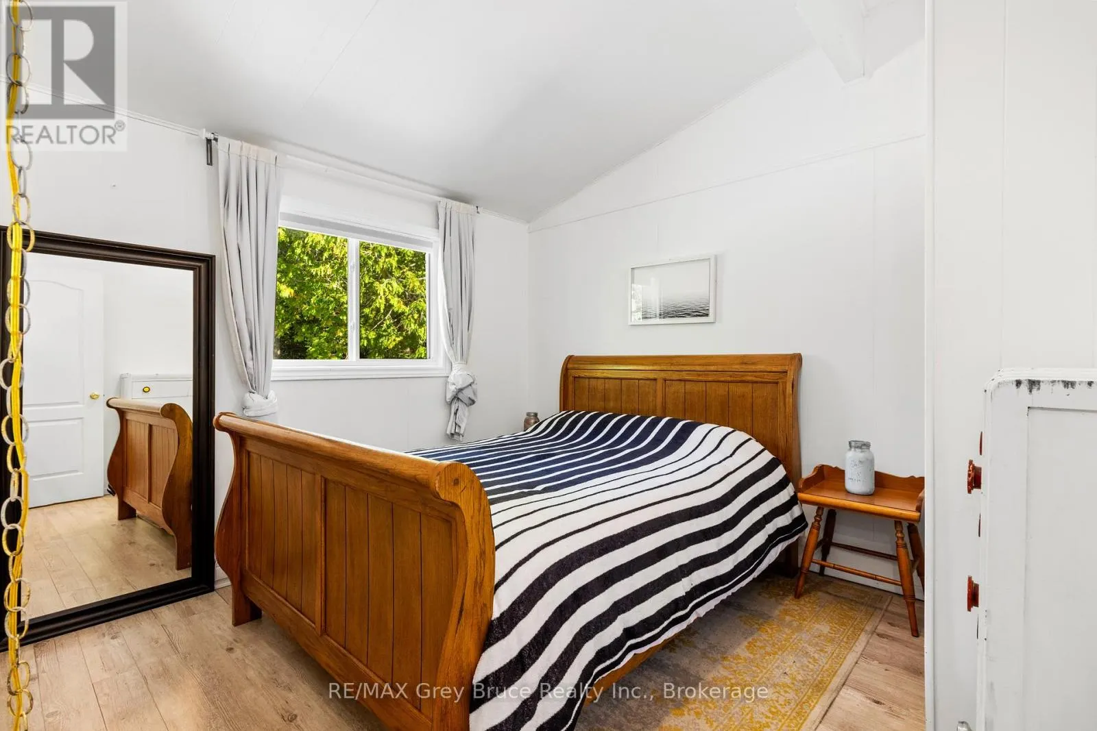 529 LINDSAY ROAD 30