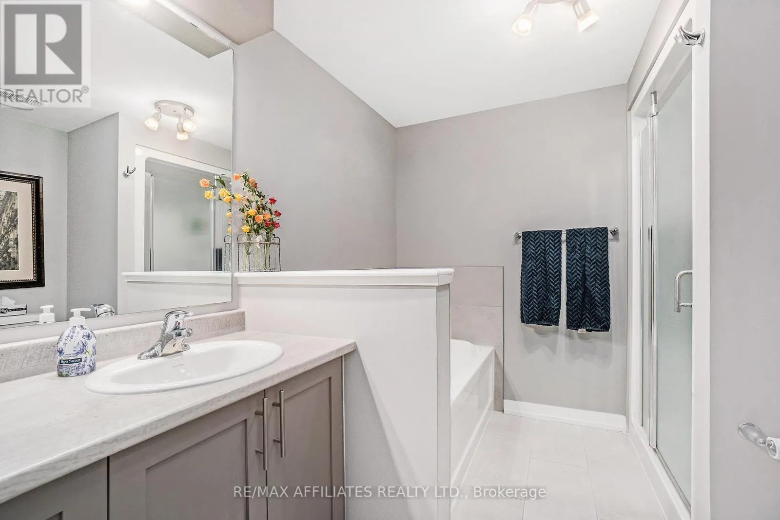 401 - 99 ST-MORITZ TRAIL