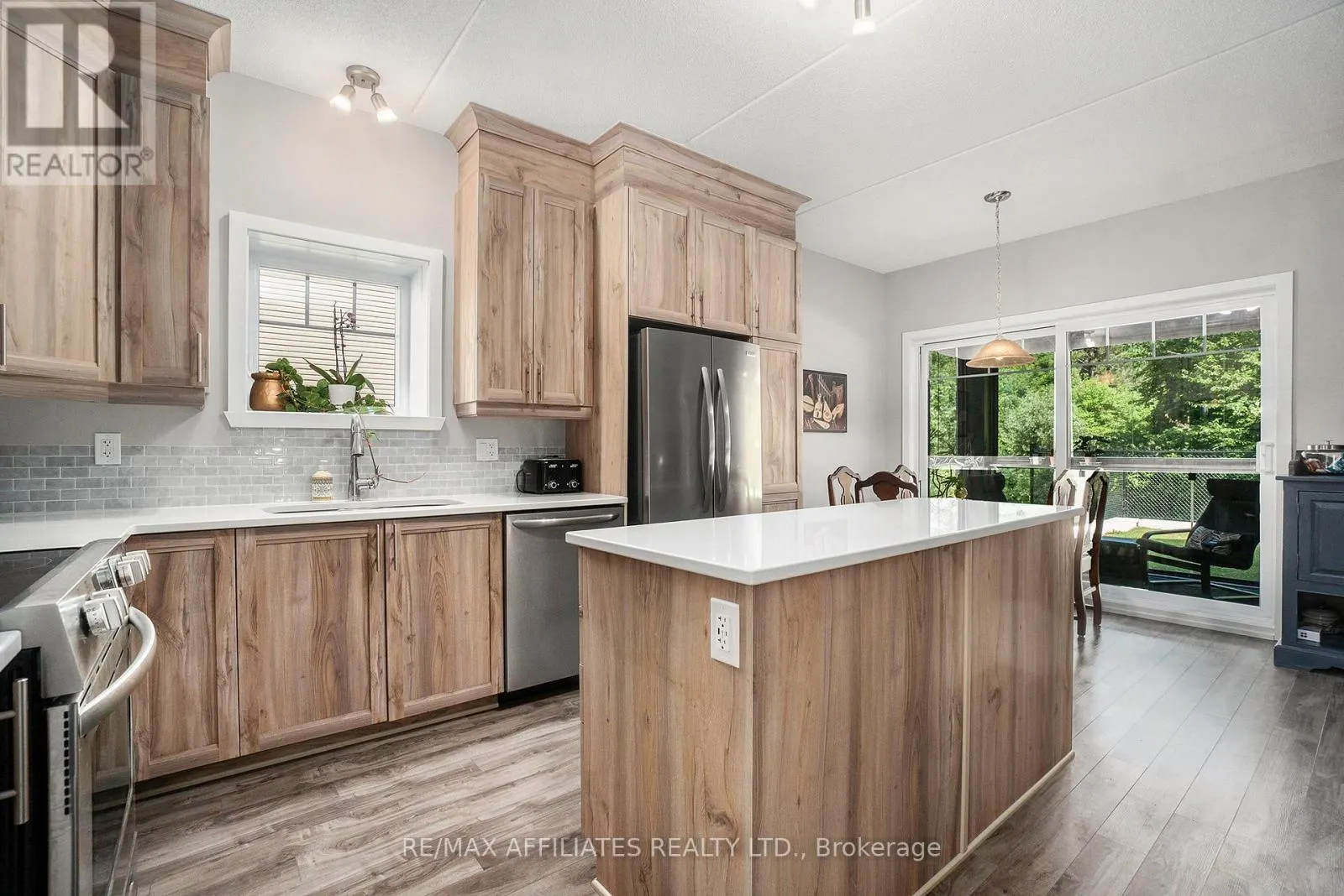 401 - 99 ST-MORITZ TRAIL