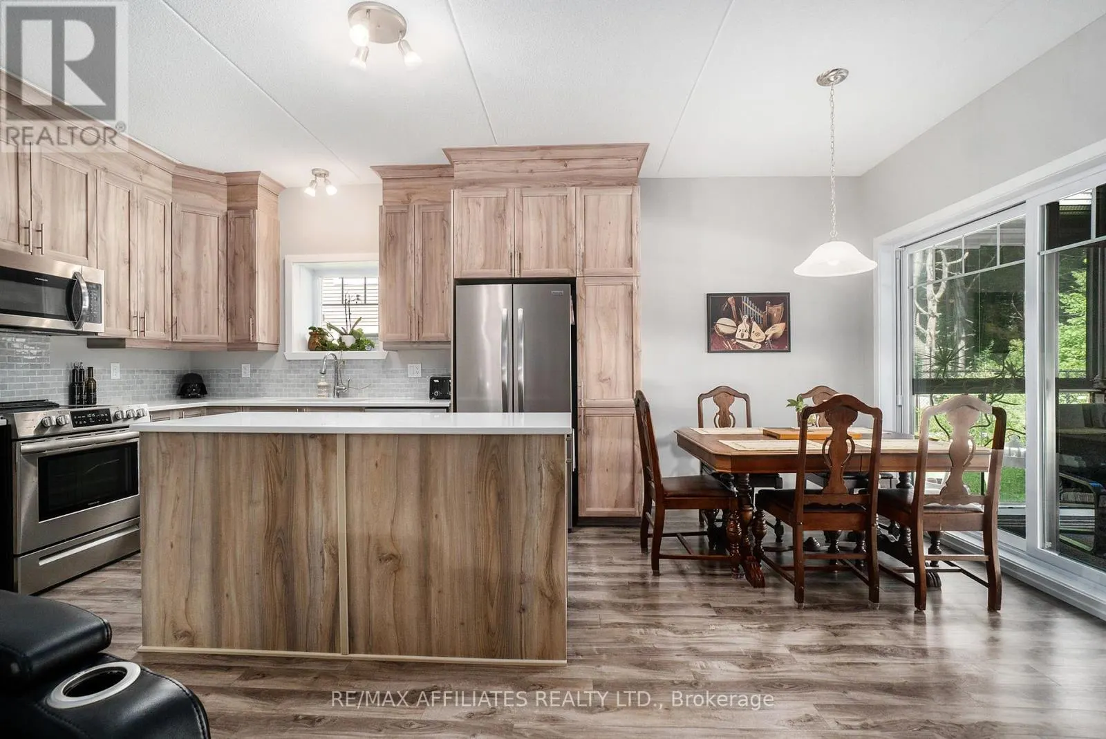 401 - 99 ST-MORITZ TRAIL