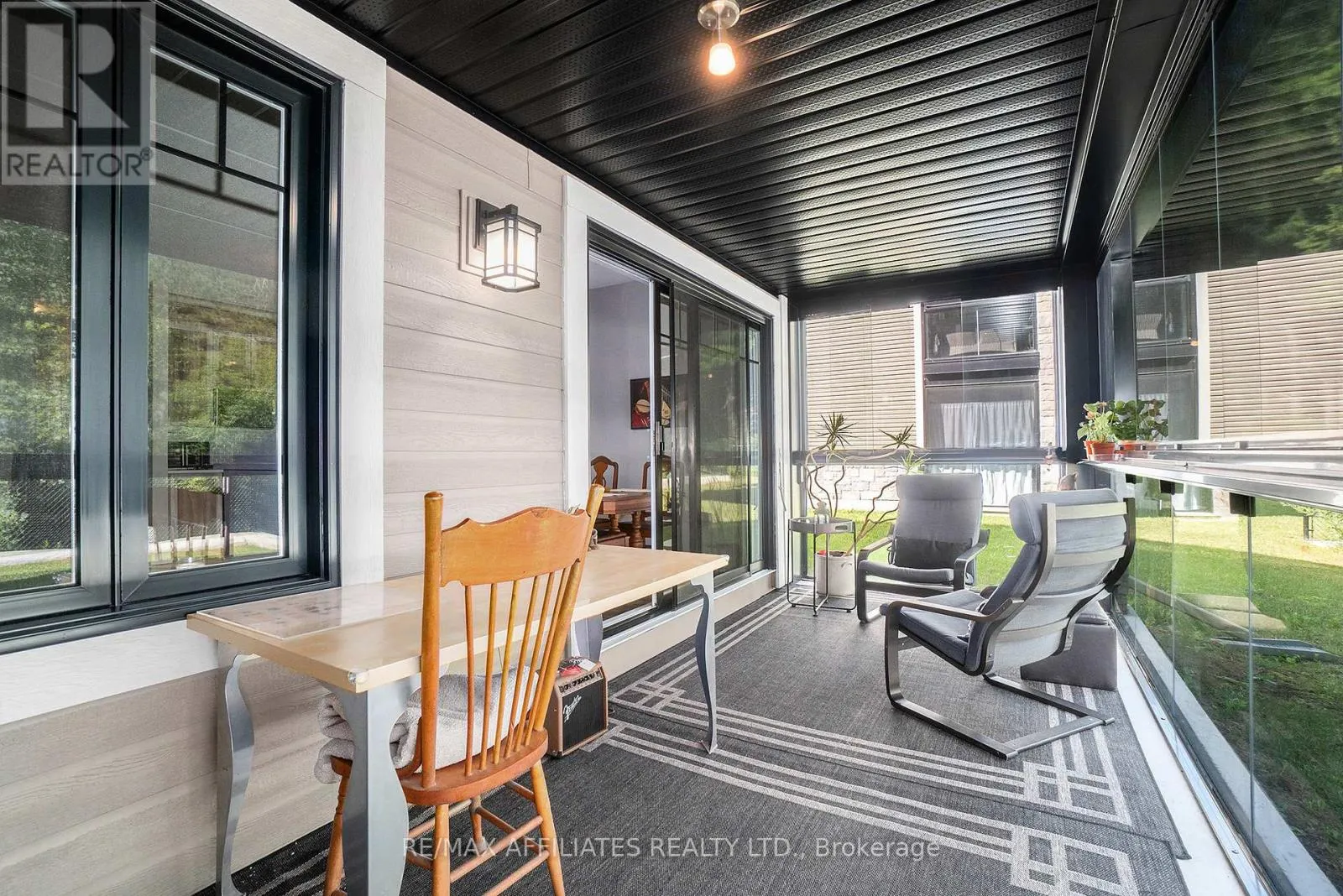 401 - 99 ST-MORITZ TRAIL