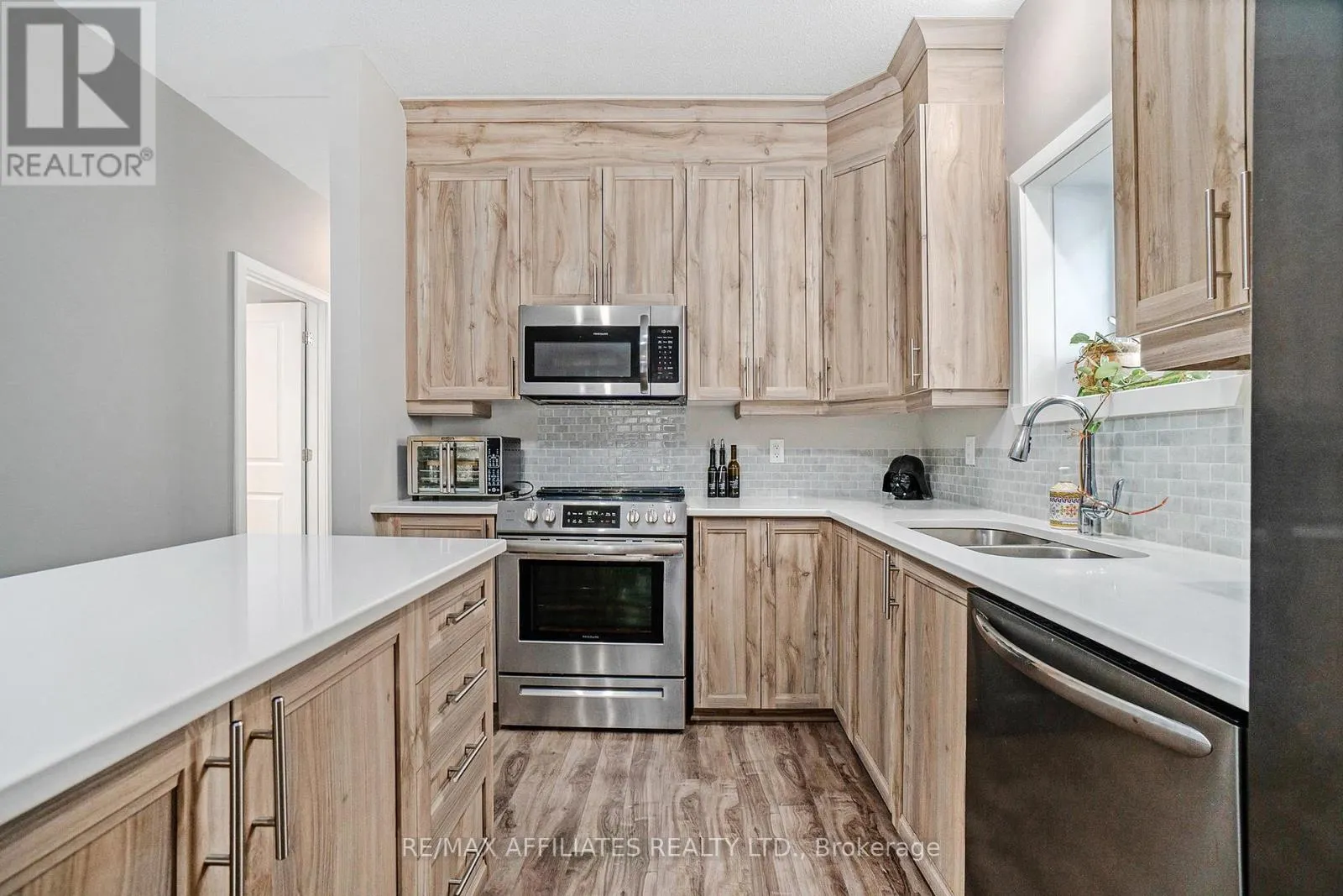401 - 99 ST-MORITZ TRAIL