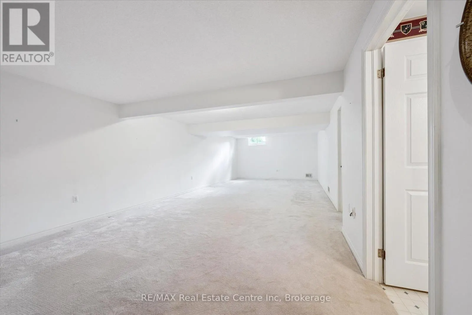 3 GARDENVIEW COURT