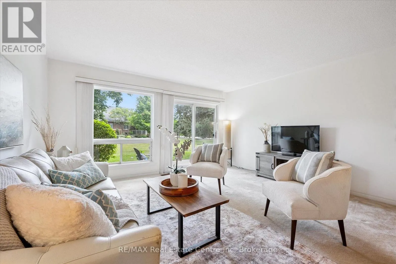 3 GARDENVIEW COURT