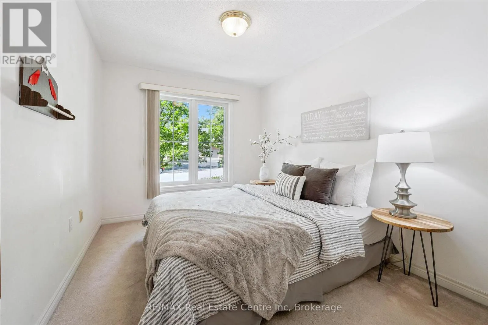 3 GARDENVIEW COURT