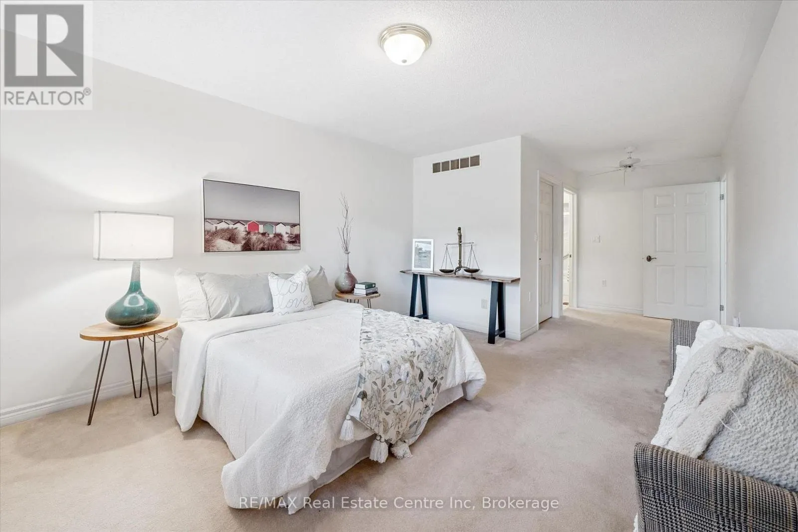 3 GARDENVIEW COURT