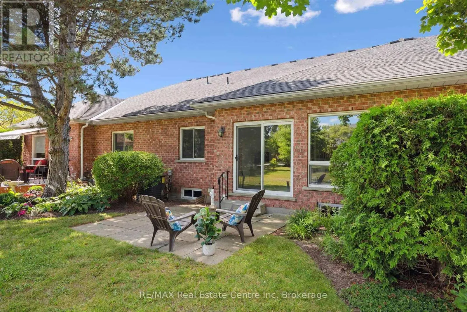 3 GARDENVIEW COURT