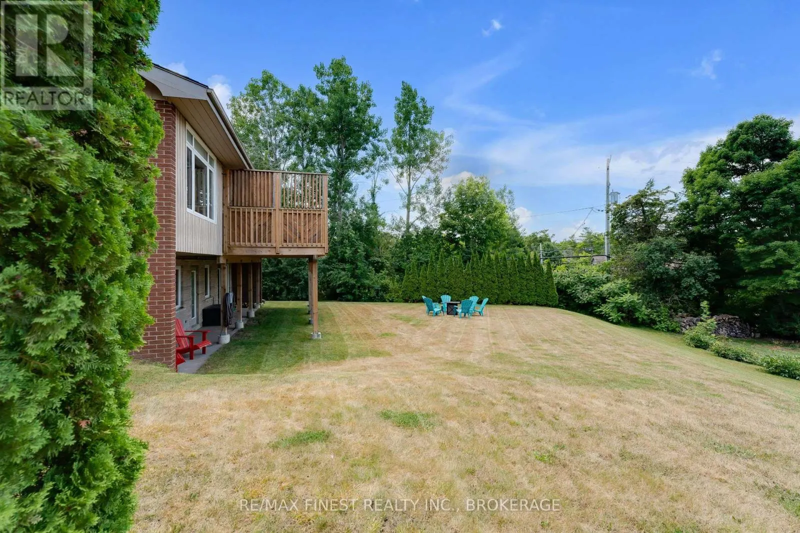 26 BROOKLANDS PARK AVENUE