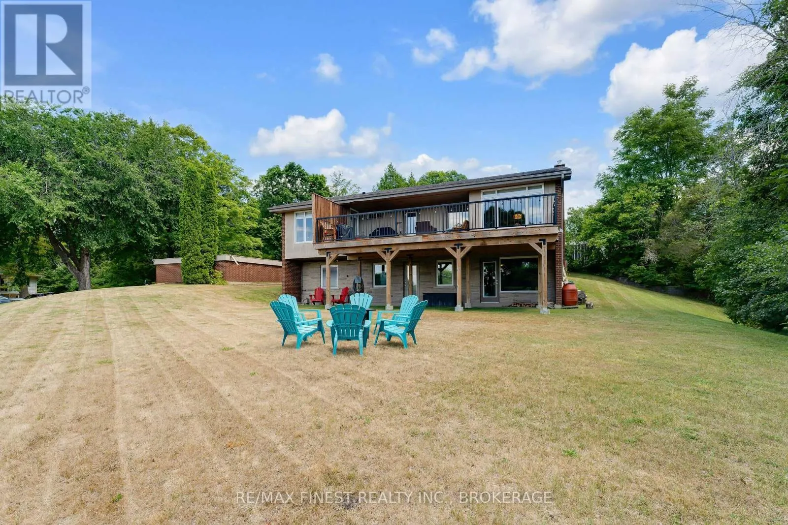 26 BROOKLANDS PARK AVENUE