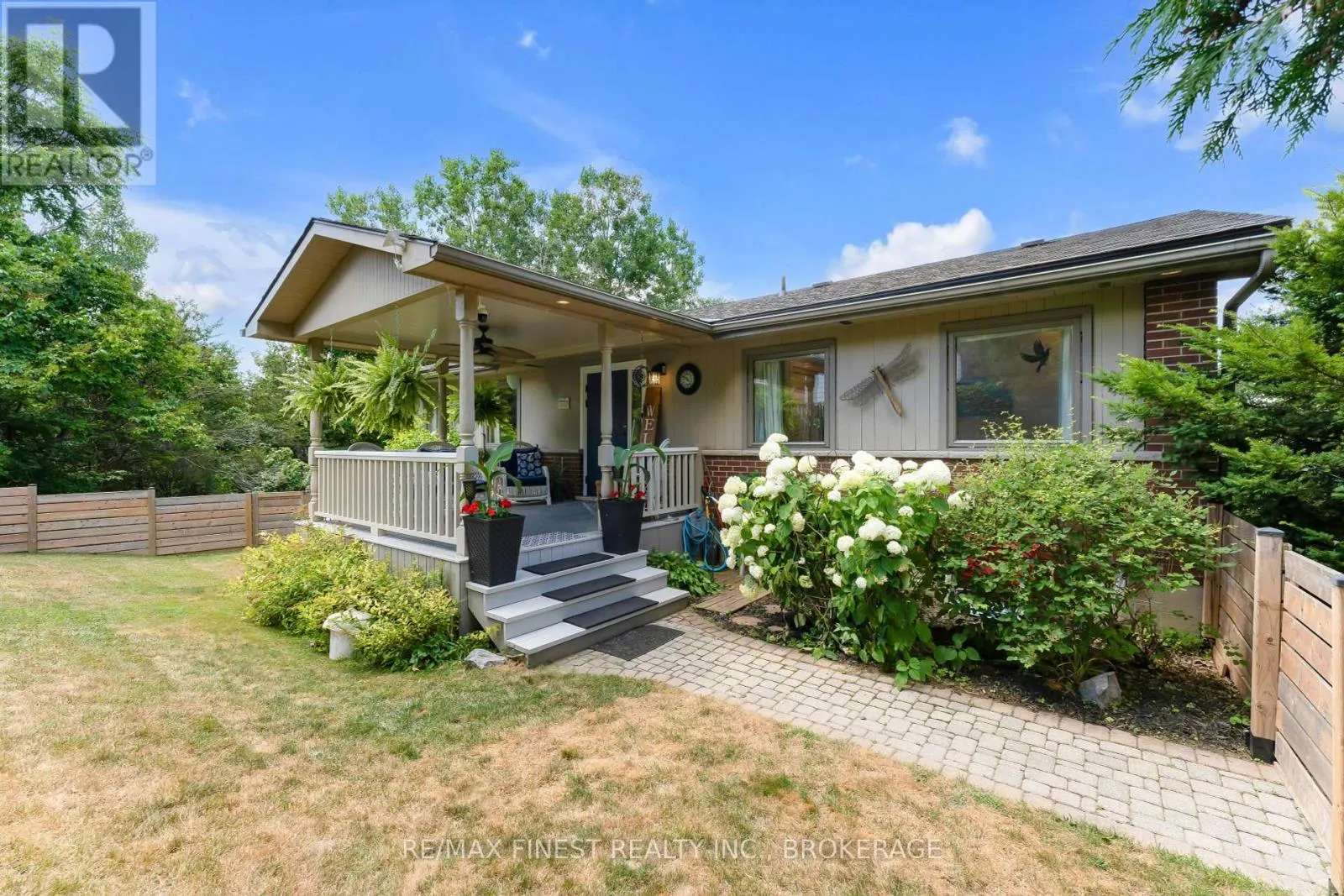 26 BROOKLANDS PARK AVENUE