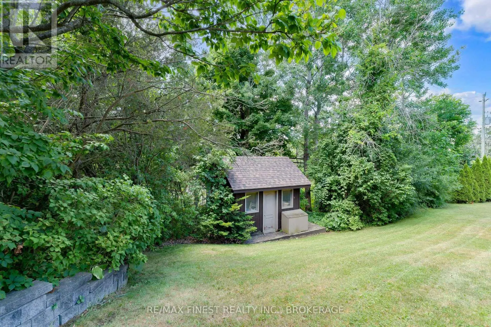26 BROOKLANDS PARK AVENUE