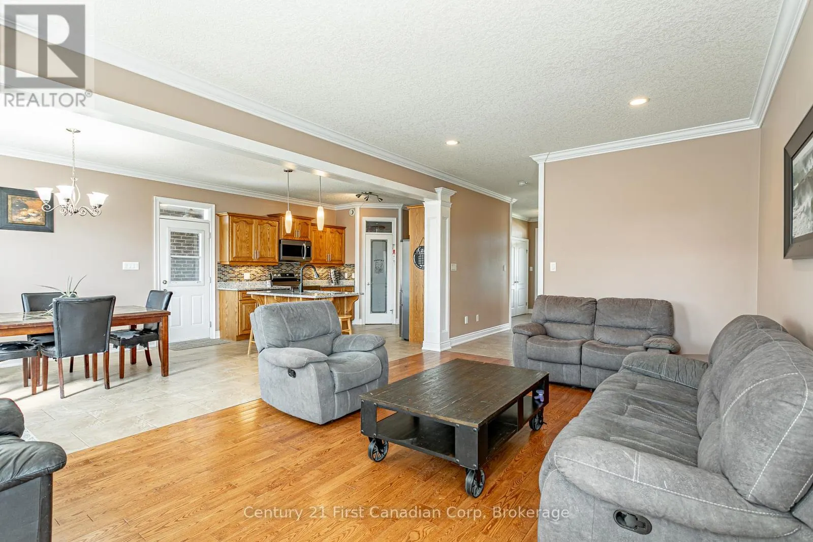 78 OLIVER CRESCENT