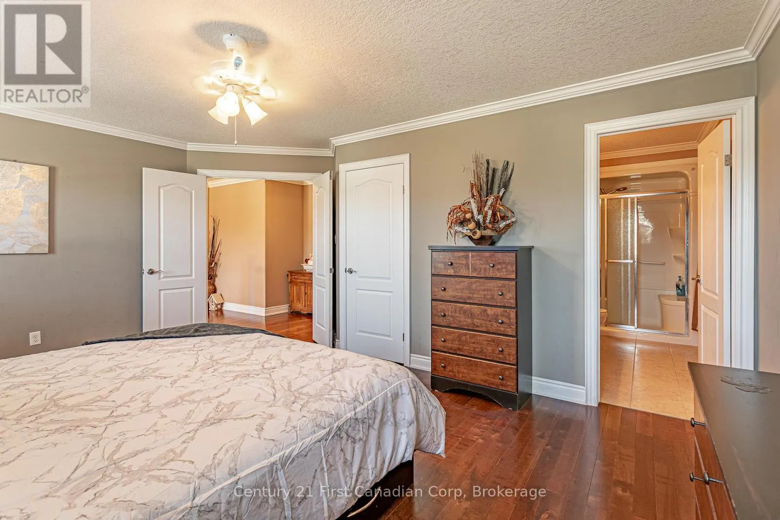 78 OLIVER CRESCENT