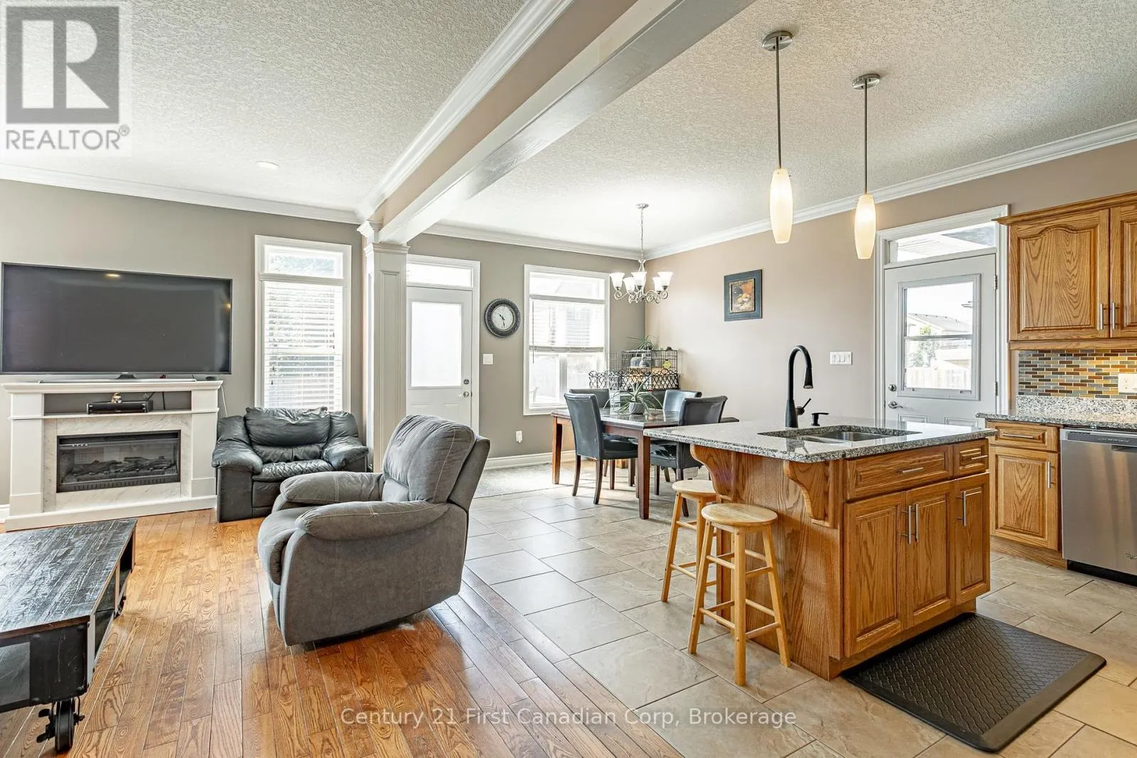 78 OLIVER CRESCENT