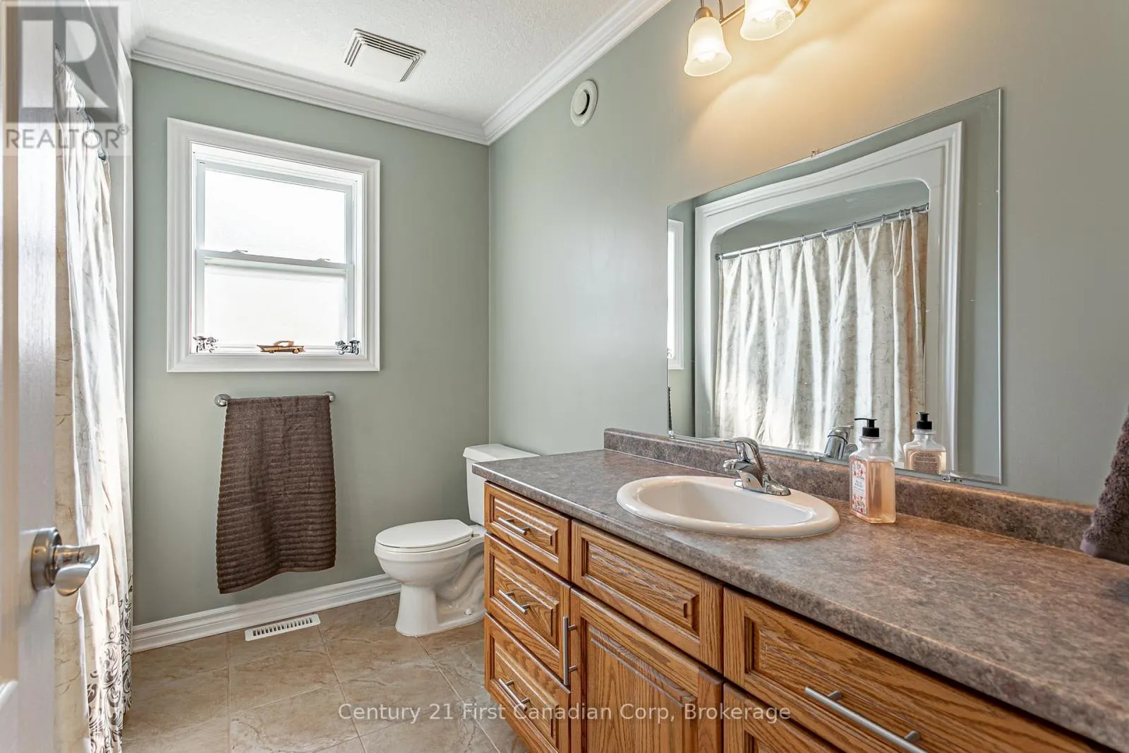78 OLIVER CRESCENT
