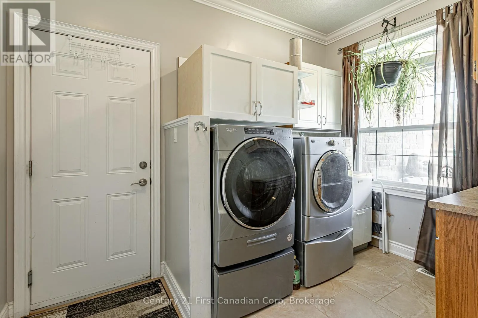 78 OLIVER CRESCENT