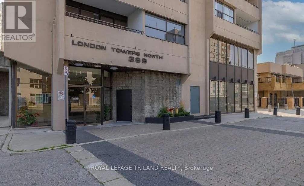 1401 - 389 DUNDAS STREET, #1401
