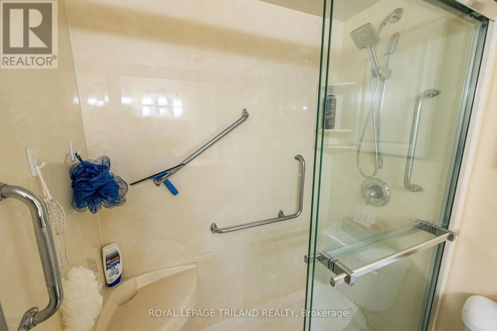 1401 - 389 DUNDAS STREET, #1401