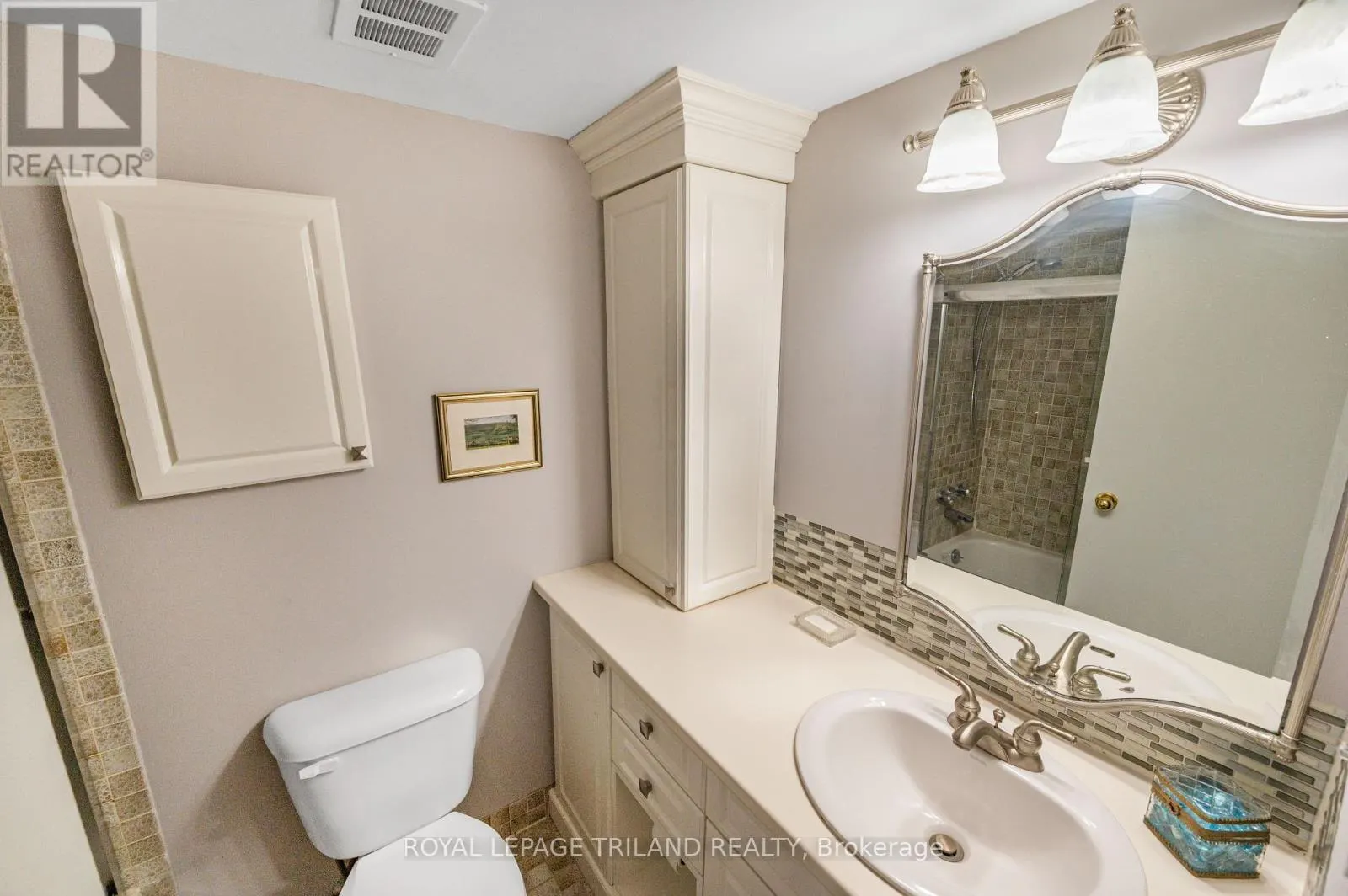 1401 - 389 DUNDAS STREET, #1401