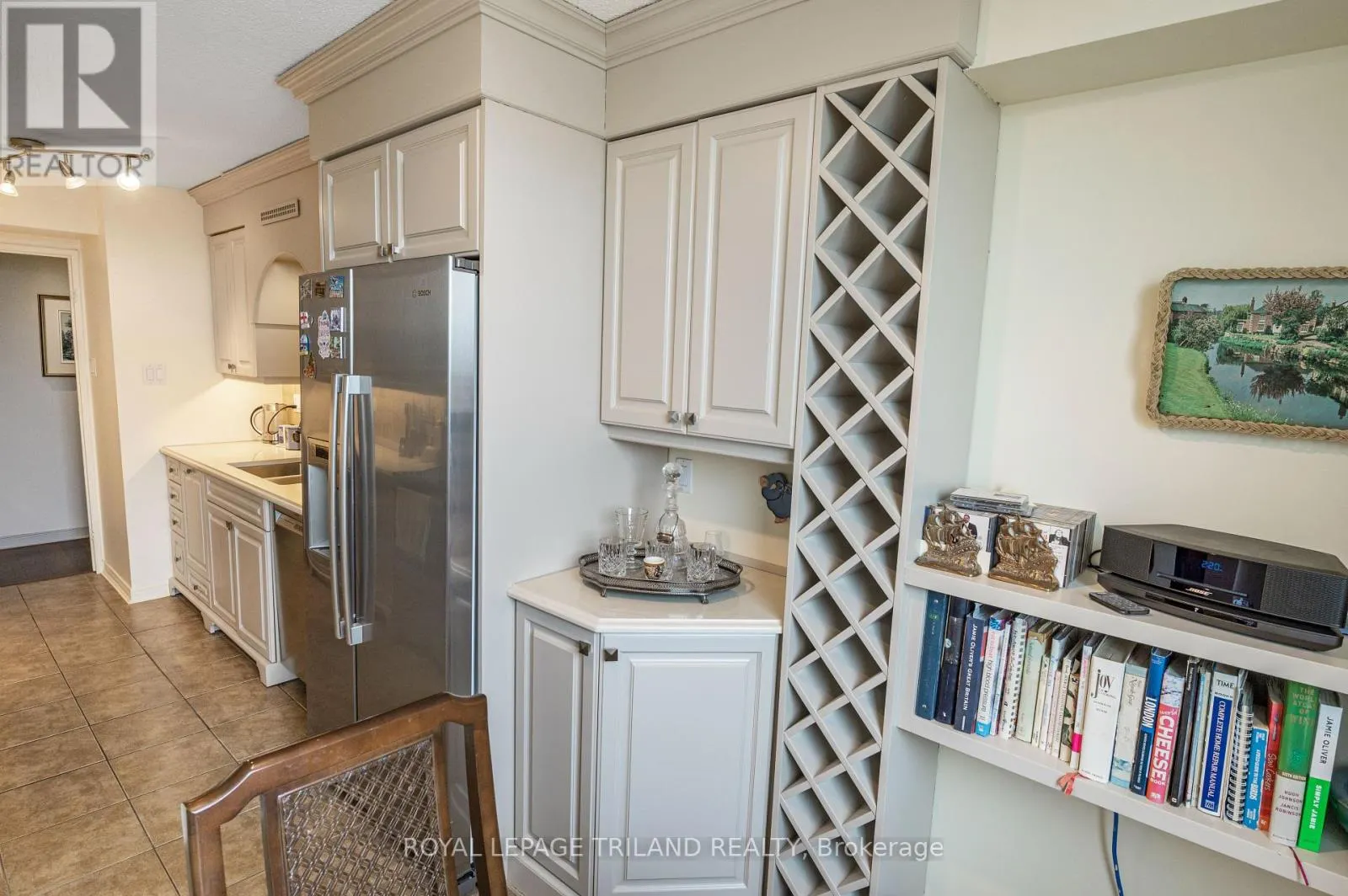 1401 - 389 DUNDAS STREET, #1401