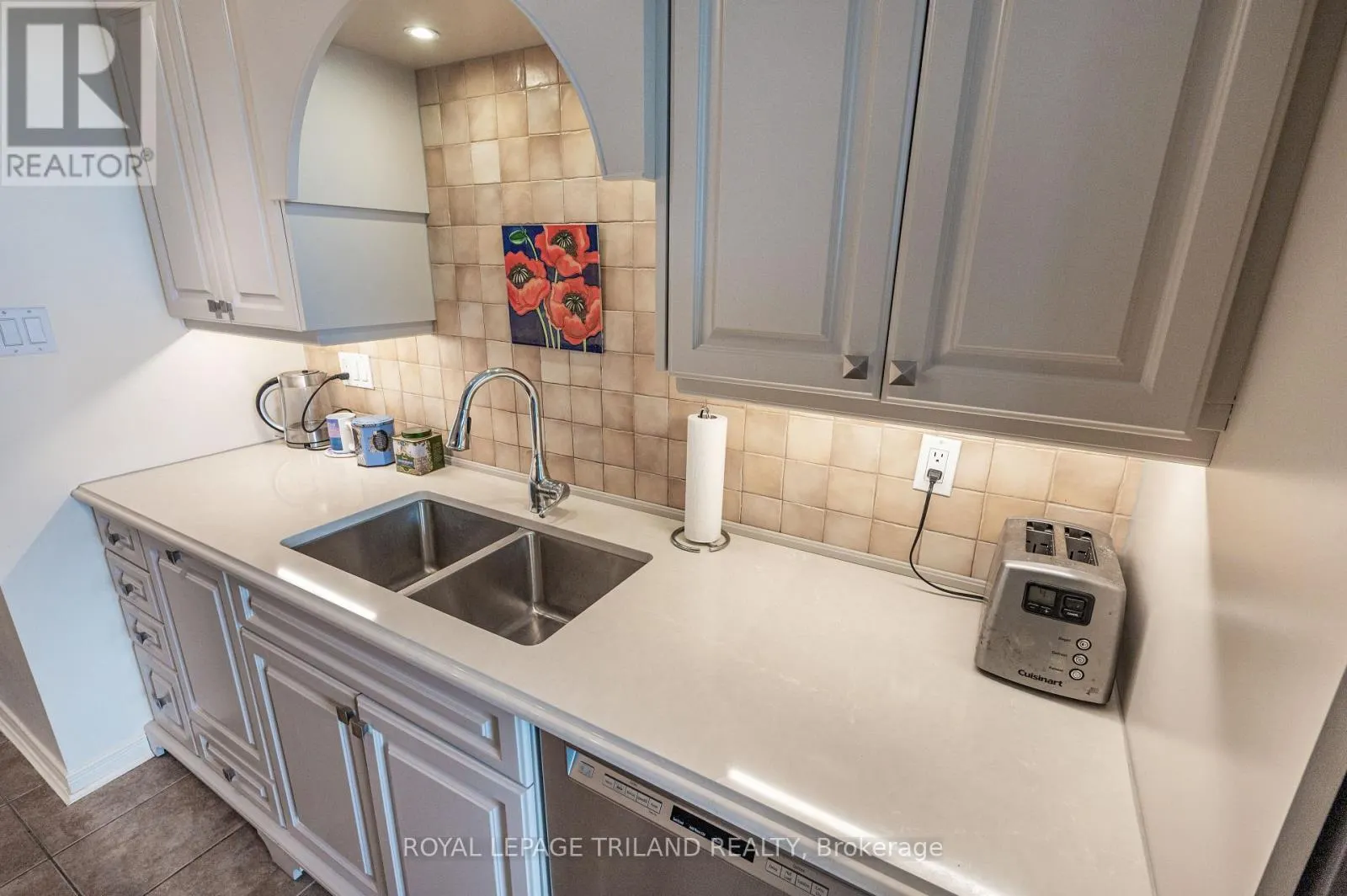1401 - 389 DUNDAS STREET, #1401