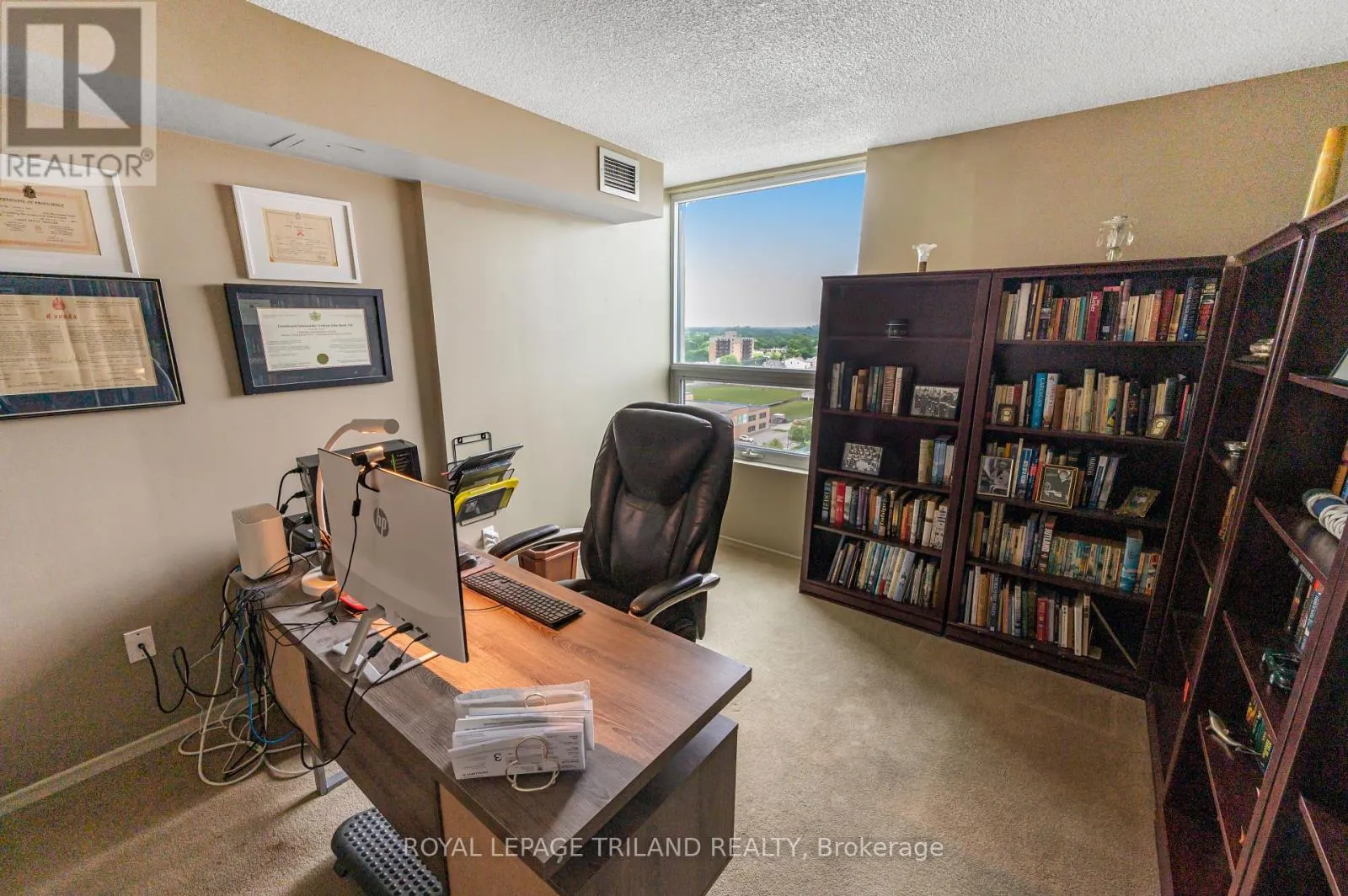 1401 - 389 DUNDAS STREET, #1401