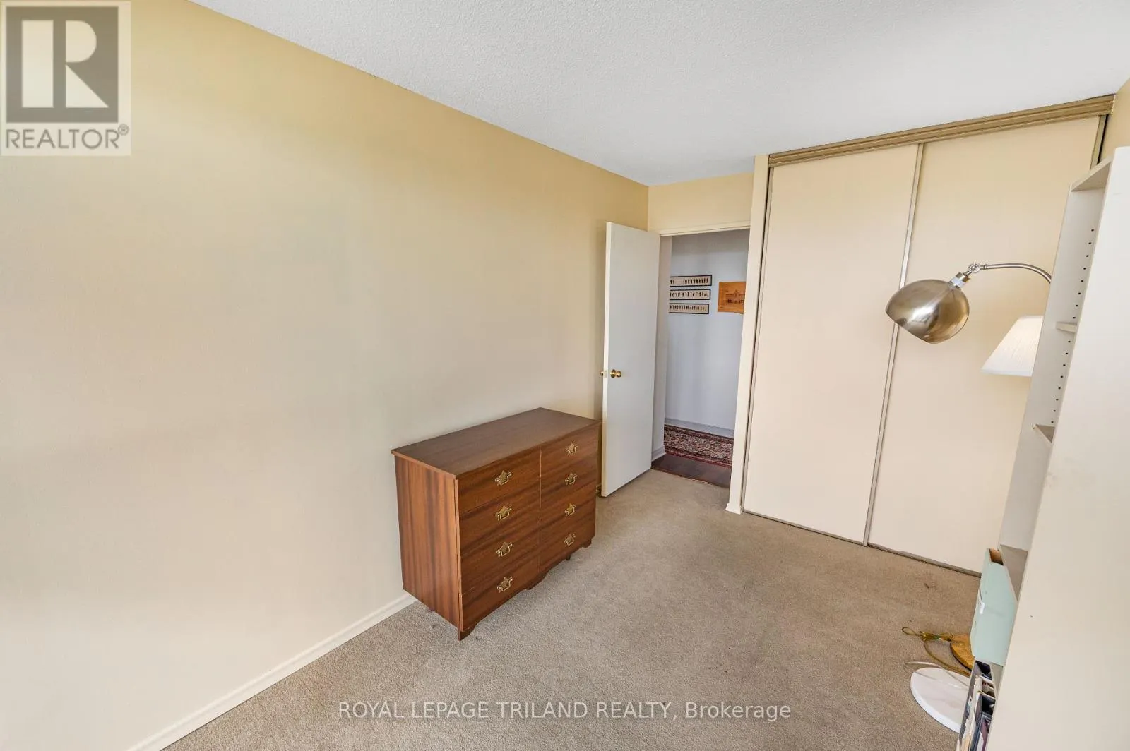 1401 - 389 DUNDAS STREET, #1401