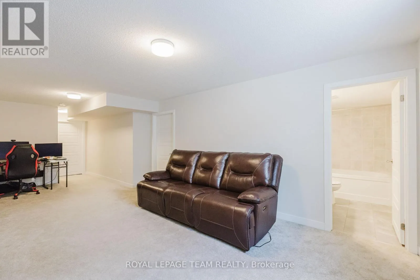 611 FENWICK WAY