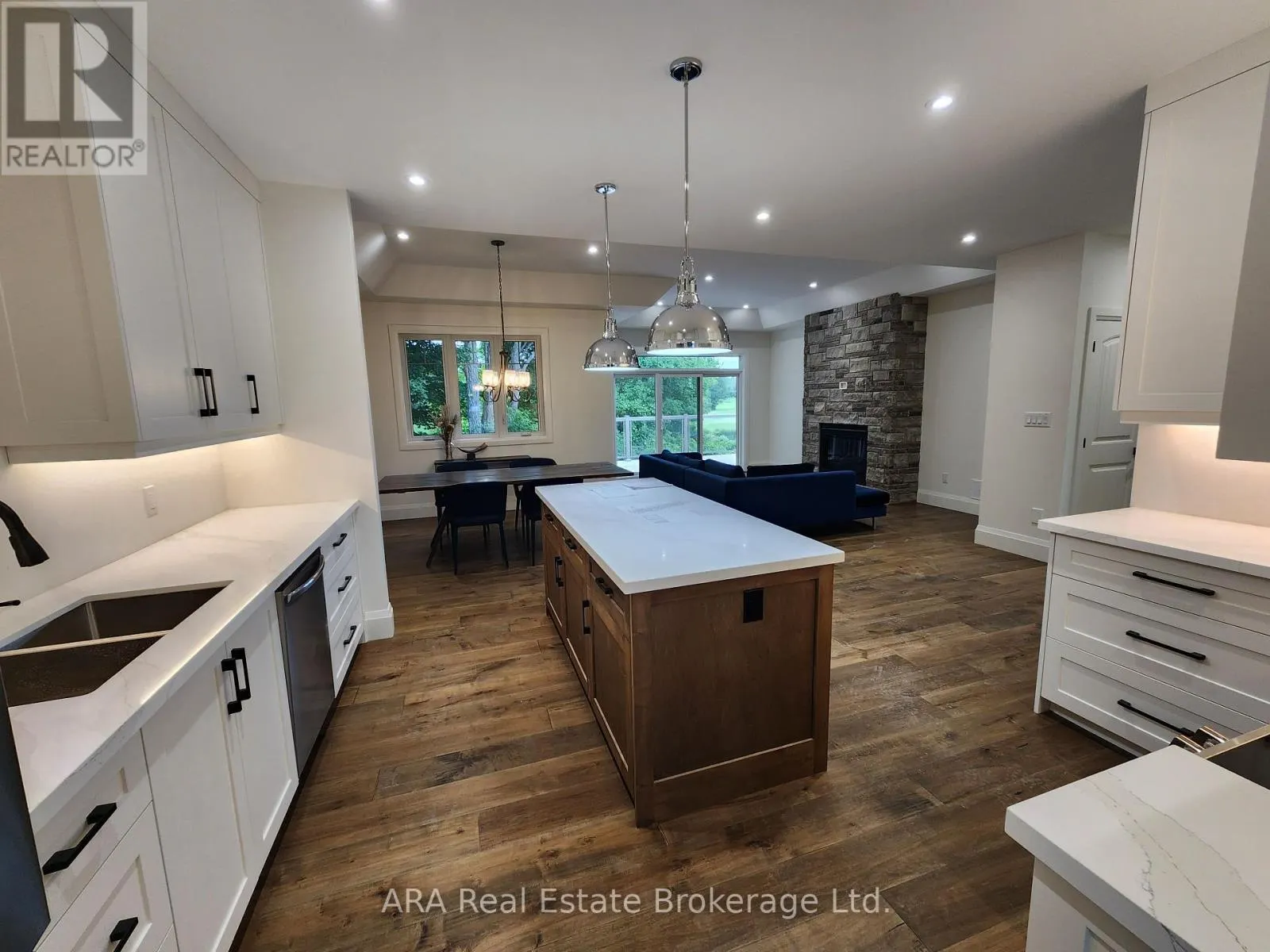 30 - 8 HILTON LANE, #30