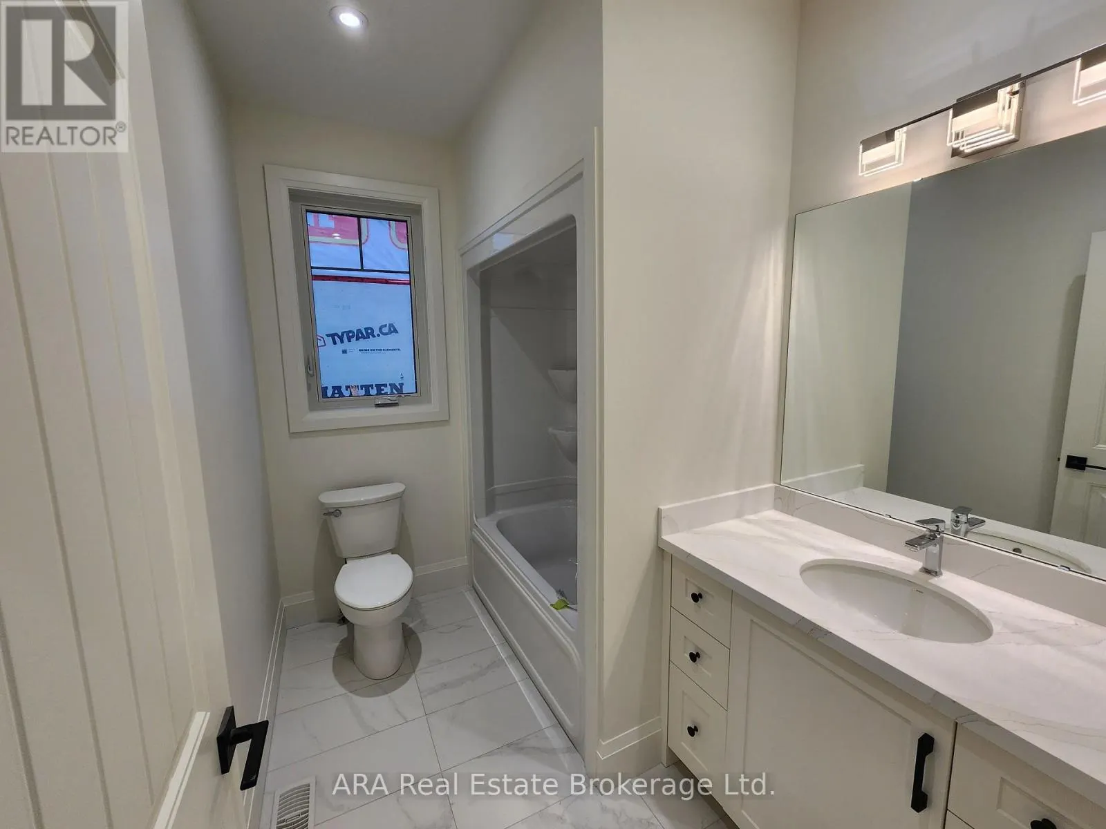 30 - 8 HILTON LANE, #30
