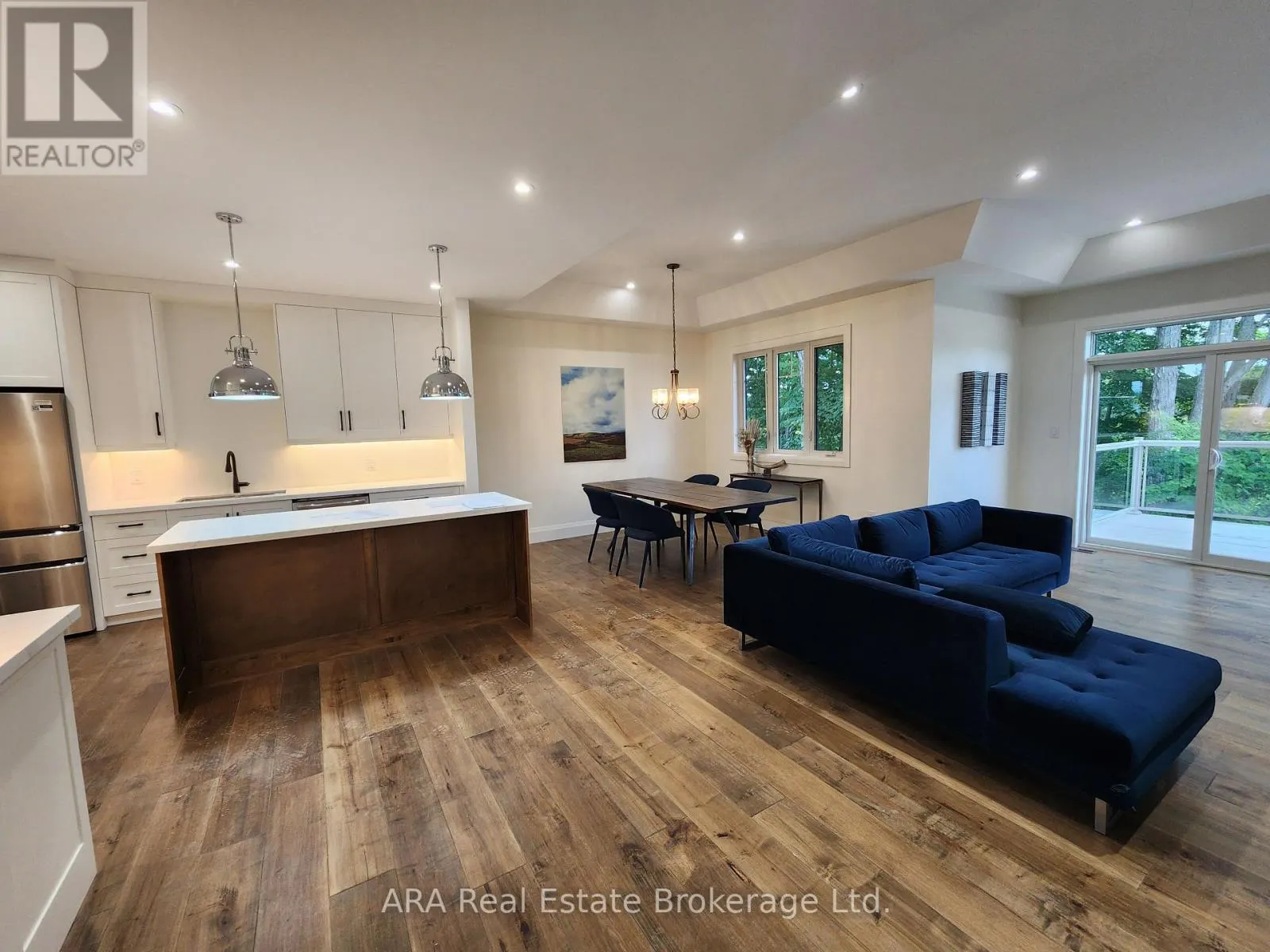 30 - 8 HILTON LANE, #30