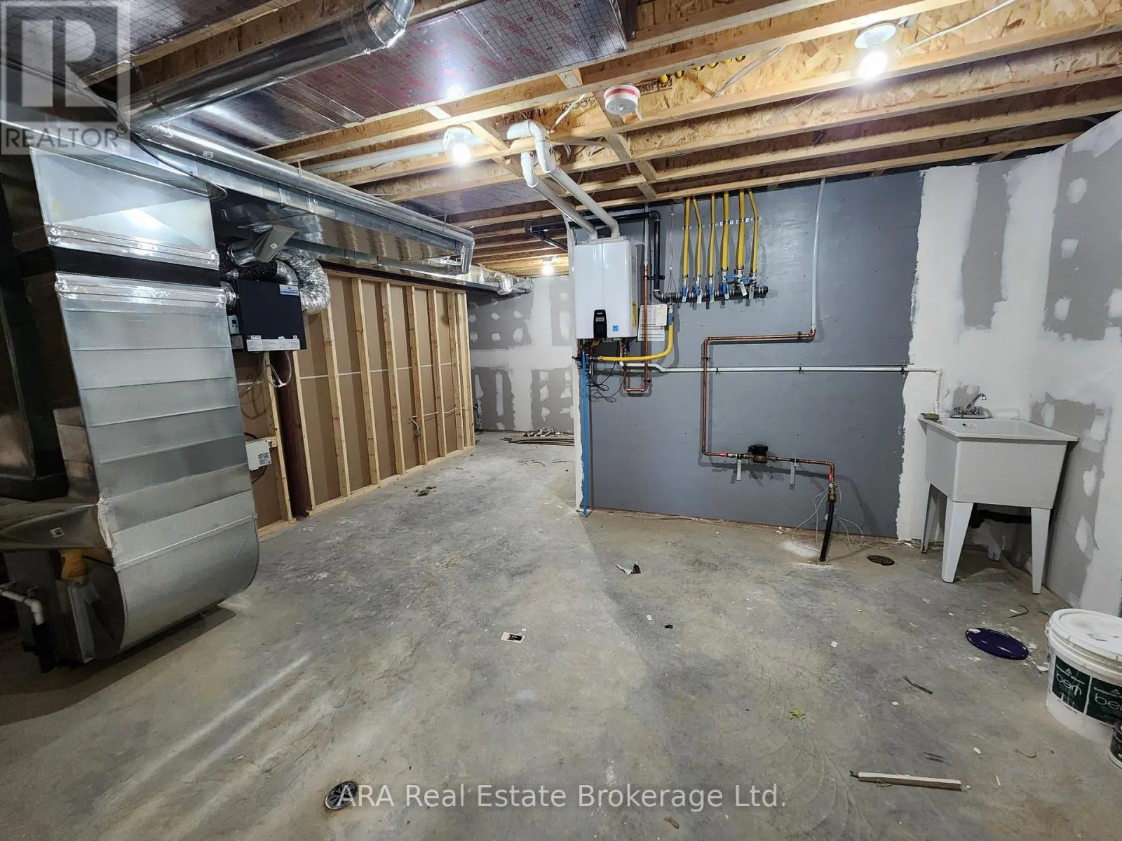 32 - 4 HILTON LANE, #32