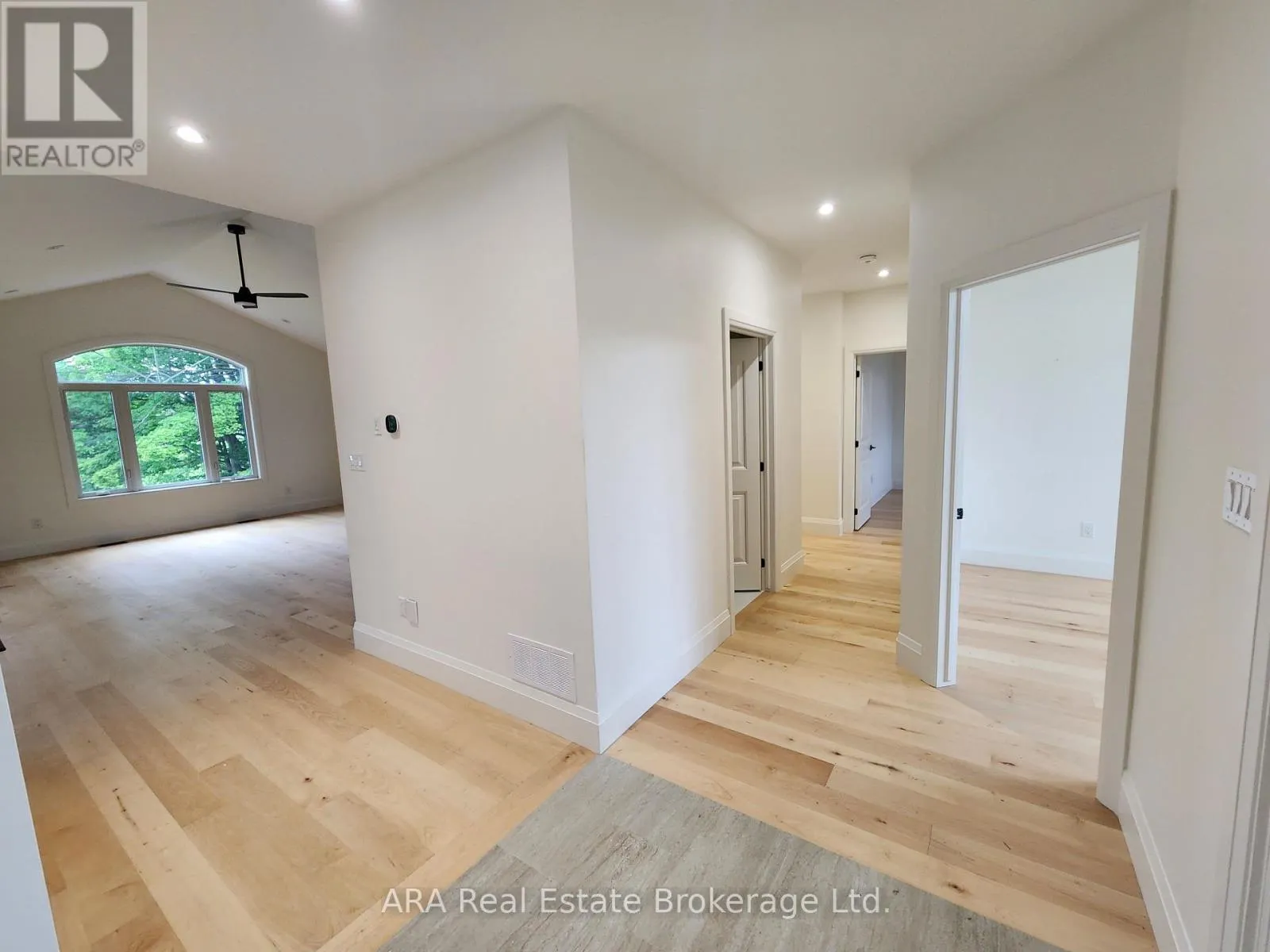 32 - 4 HILTON LANE, #32