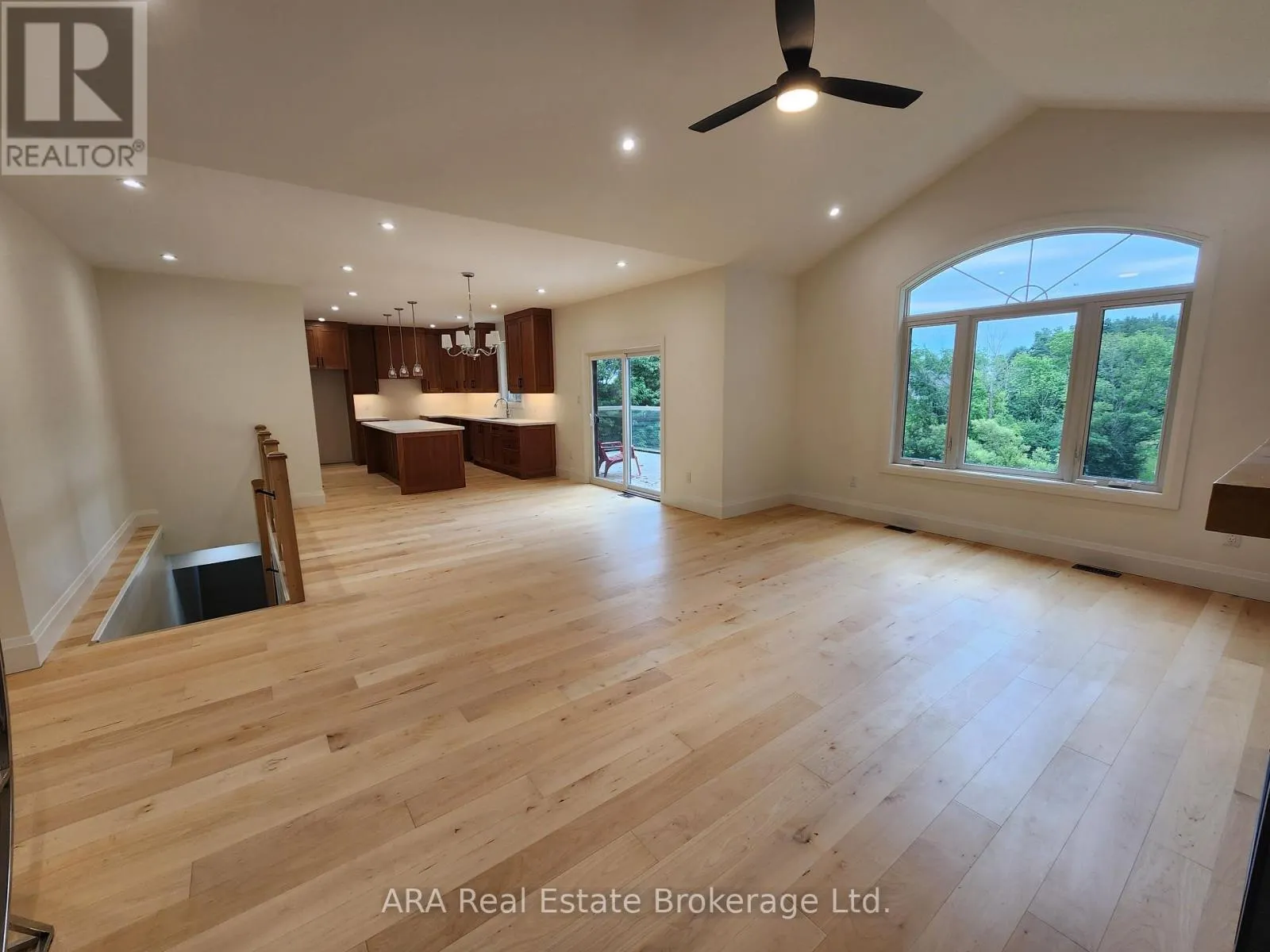 32 - 4 HILTON LANE, #32