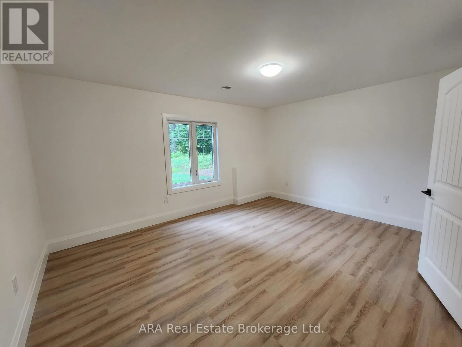 32 - 4 HILTON LANE, #32