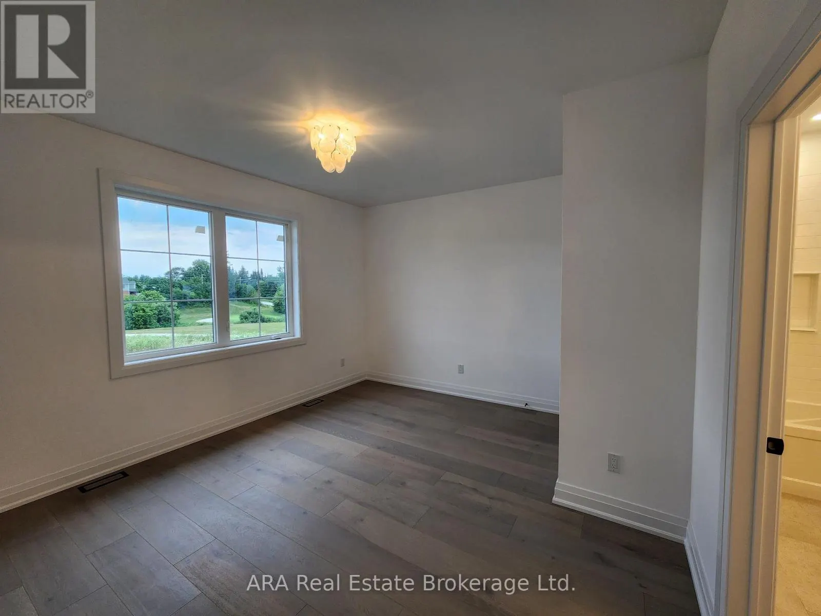 33 - 2 HILTON LANE, #33
