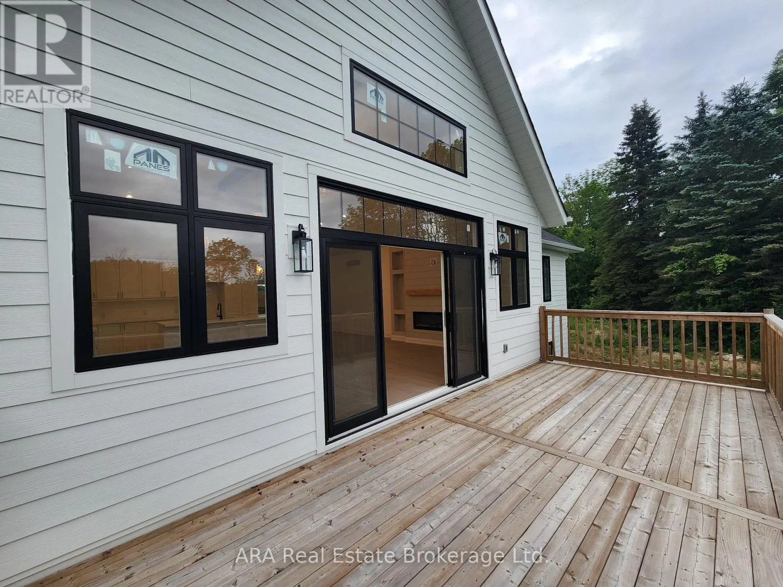 33 - 2 HILTON LANE, #33