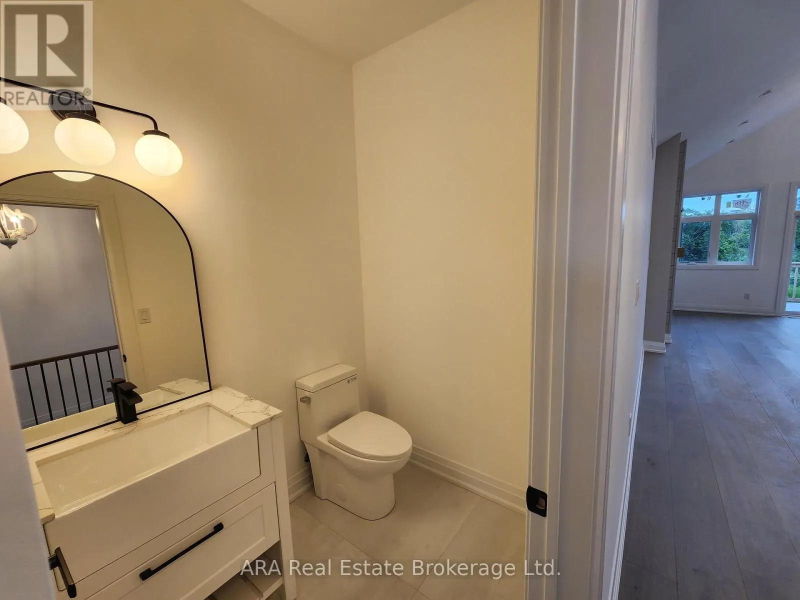 33 - 2 HILTON LANE, #33
