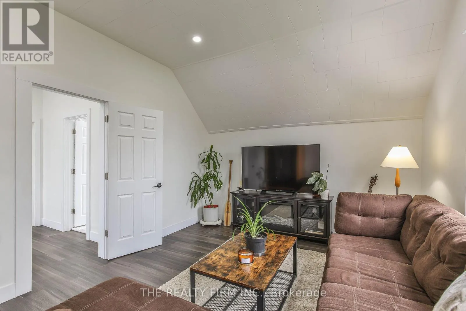 12 WELDON AVENUE