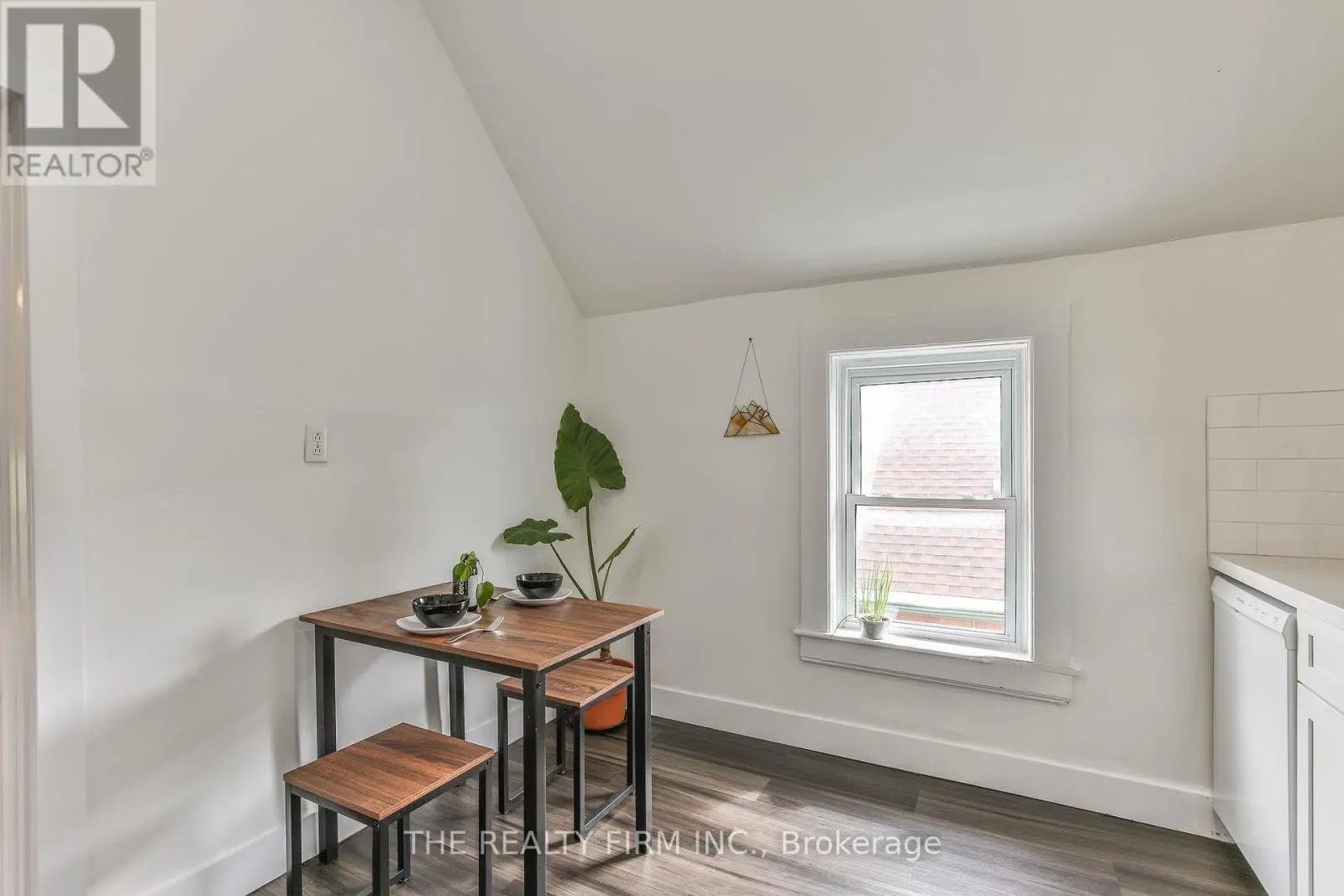 12 WELDON AVENUE