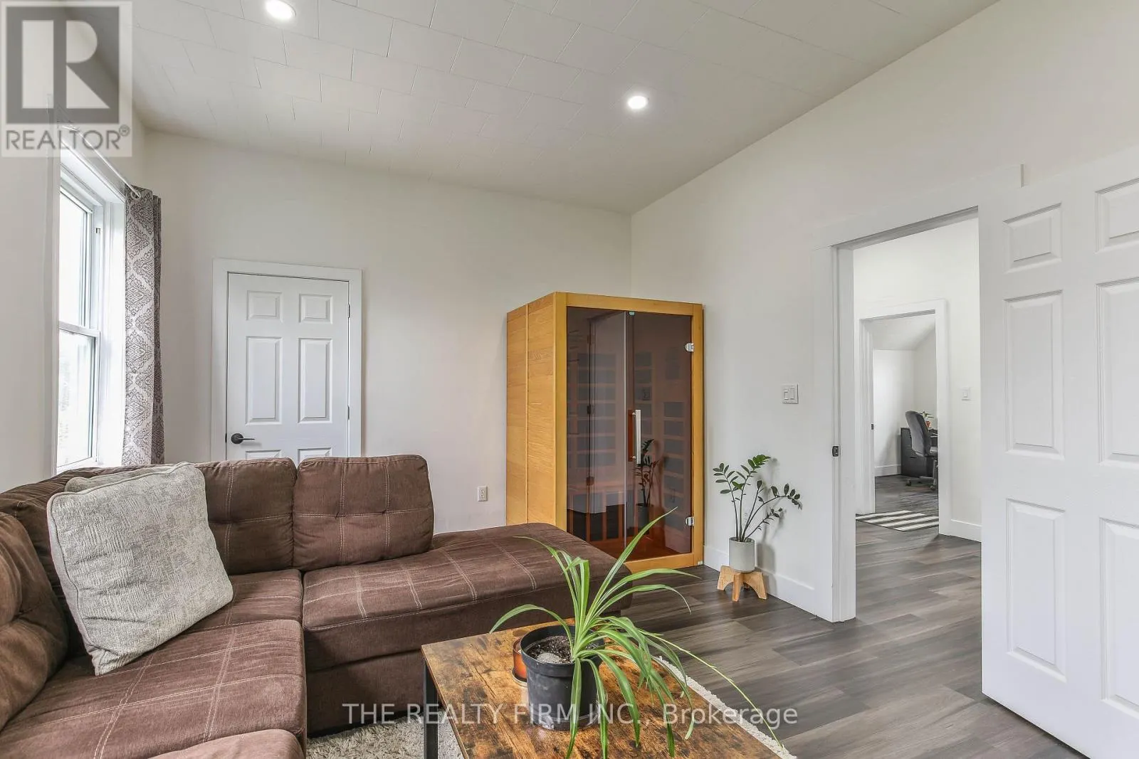 12 WELDON AVENUE