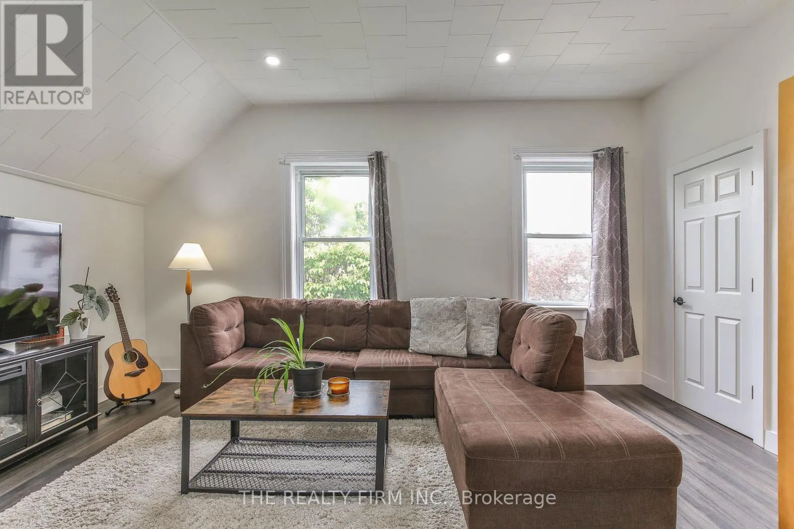 12 WELDON AVENUE
