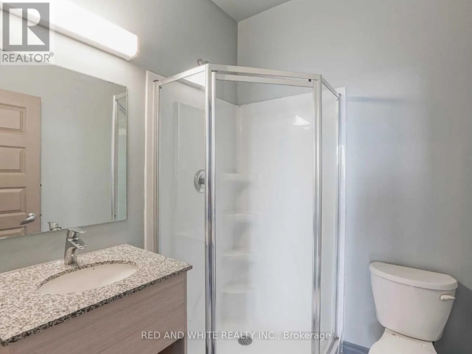 1105 - 8 HICKORY STREET W