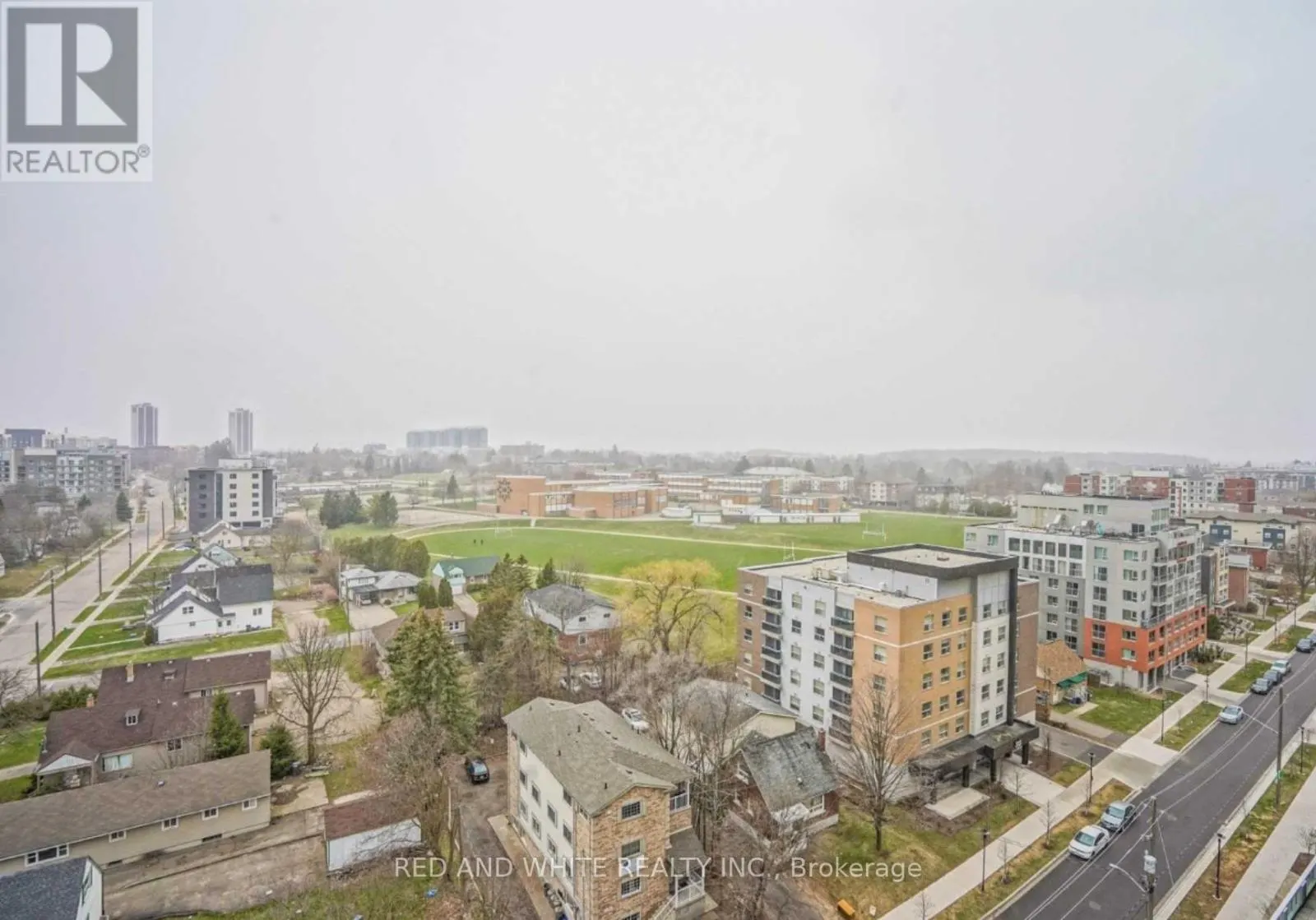 1105 - 8 HICKORY STREET W