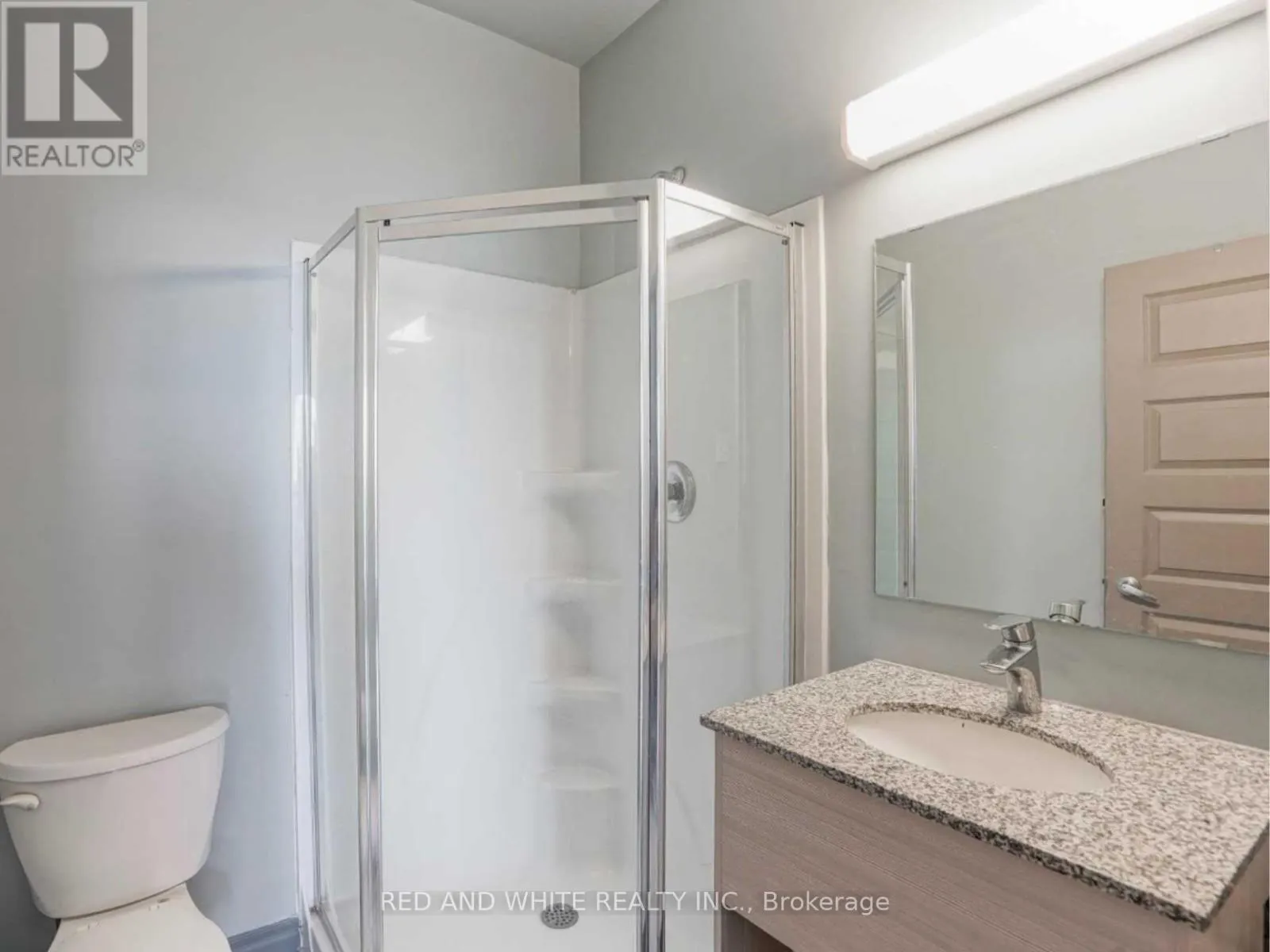 1105 - 8 HICKORY STREET W