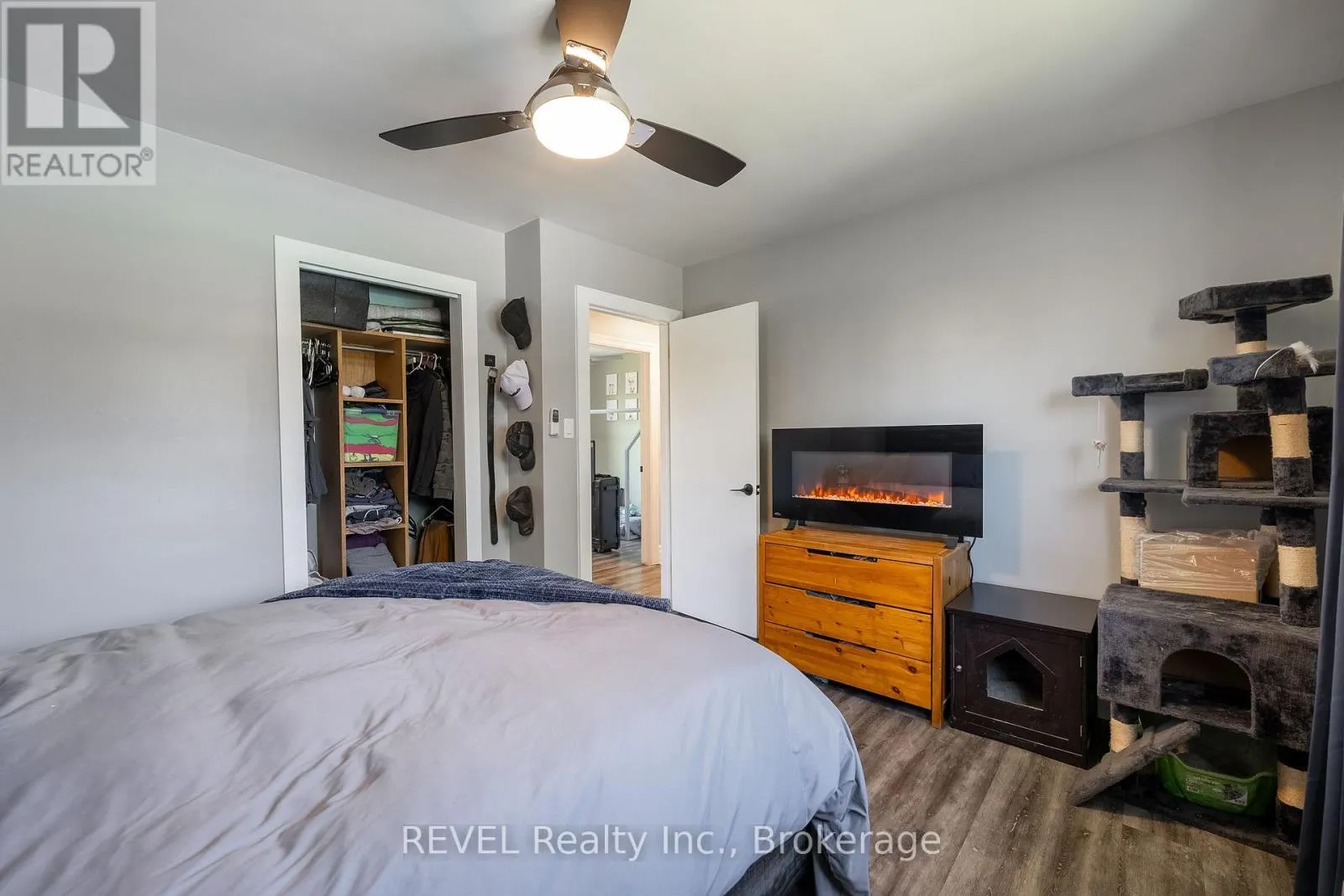 350 KEMP ROAD W