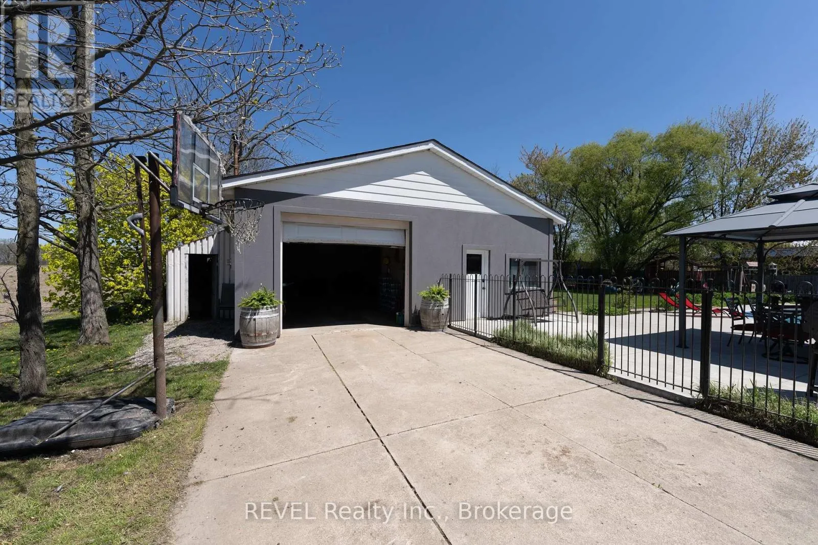 350 KEMP ROAD W